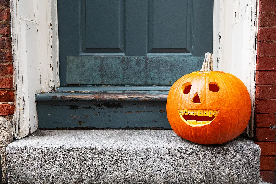 Set Halloween Rules For Safe Trick-or-Treat Eating With Braces!